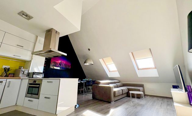 Último piso en venta con ascensor, accesible y con gran cocina-comedor