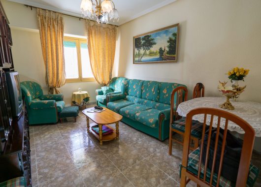 Oportunidad en pleno centro: segundo piso con ascensor y muchas posibilidades