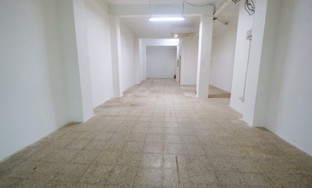 Local comercial a pie de calle en Ibi – Calle Babieca (93 m²)