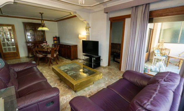 Primero con ascensor edificio el Pasaje