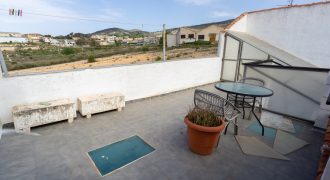 Casa de planta baja con terraza en Ibi