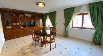 Casa grande con dos plantas y terraza en Carrer les Eres